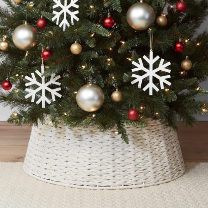 What Are Christmas Tree Collars Where To Get Them Apartment Therapy