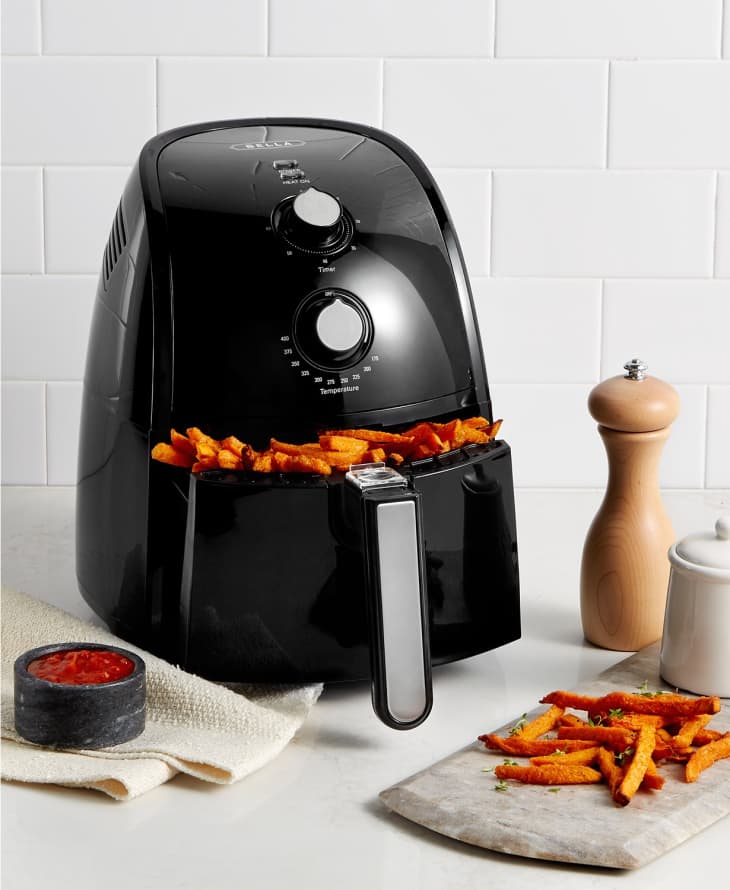 https://cdn.apartmenttherapy.info/image/upload/f_auto,q_auto:eco,w_730/gen-workflow%2Fproduct-listing%2Fbella-air-fryer