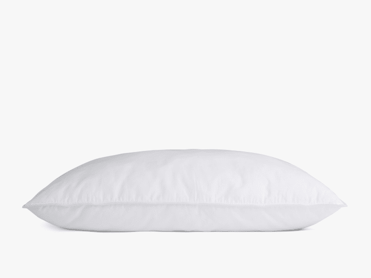 产品形象:羽绒枕头