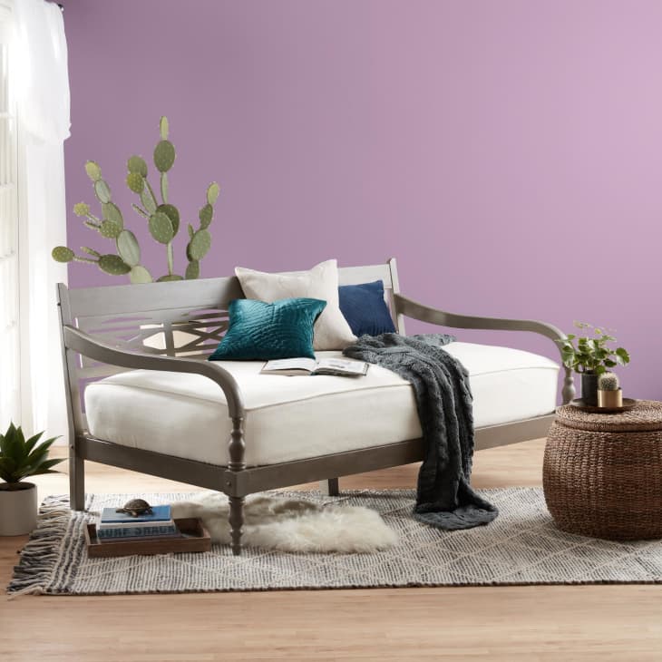 10 Best Daybeds for a Flexible Sleeping & Lounging Space Apartment