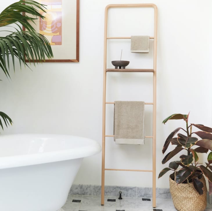 7 Stylish Blanket Ladders for Winter Apartment Therapy