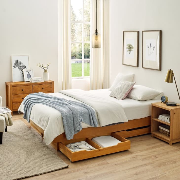 Low underbed outlet storage