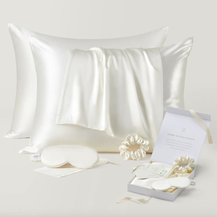 Silk pillowcases at hotsell bed bath & beyond