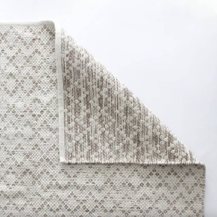 Best Reversible Rugs That Will Last Long and Refresh Your Space ...
