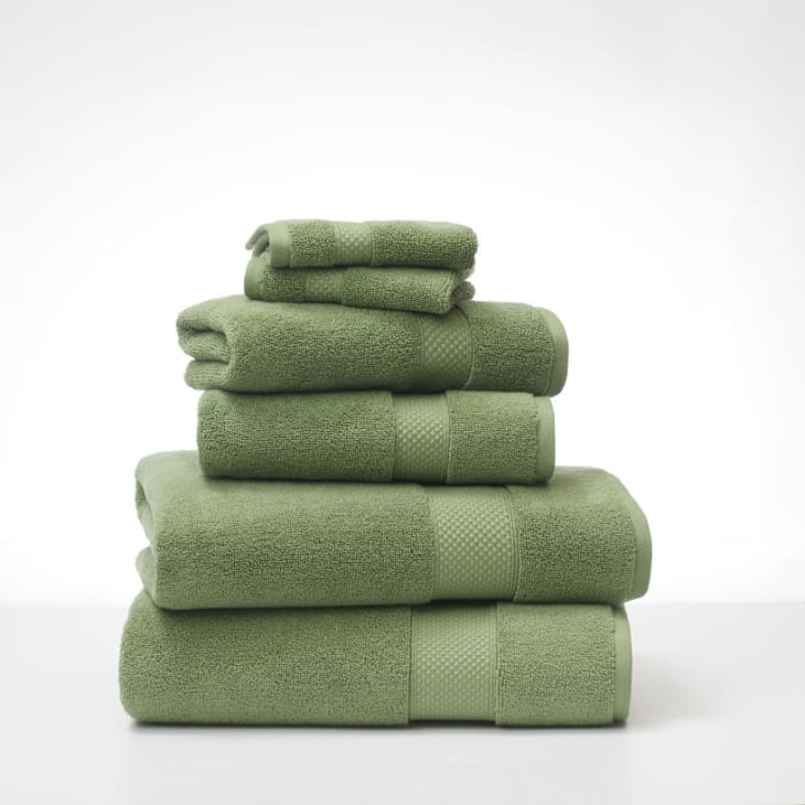 8 Best Cheap Towels for 2021 Where to Buy Affordable Towels Apartment Therapy