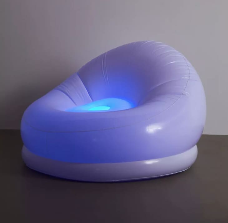 Sof a Vergara s Inflatable Beach Chair Is a Vacation Game Changer