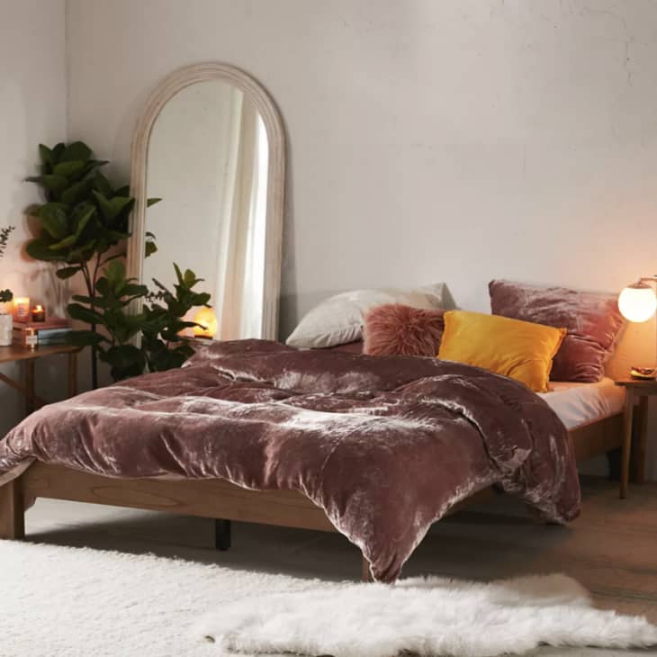 Best Velvet Bedding 2022 Velvet Quilts, Duvet Covers, Shams Apartment Therapy