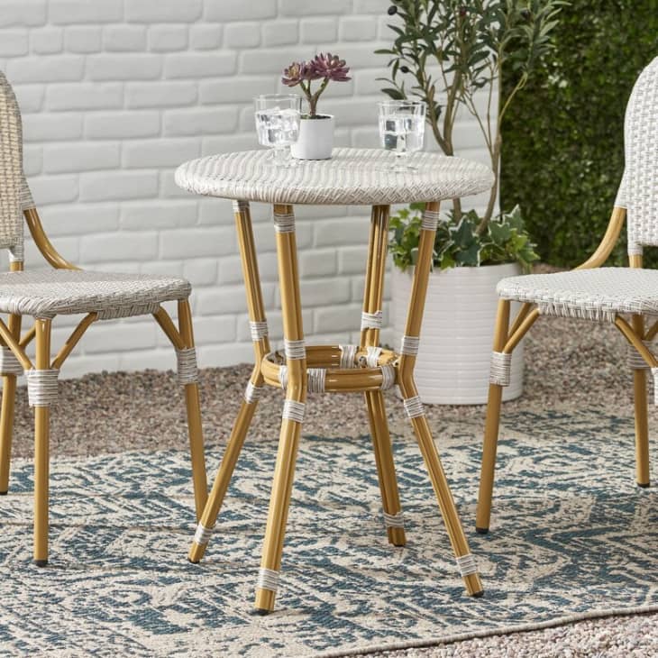 Bistro table best sale chairs indoor