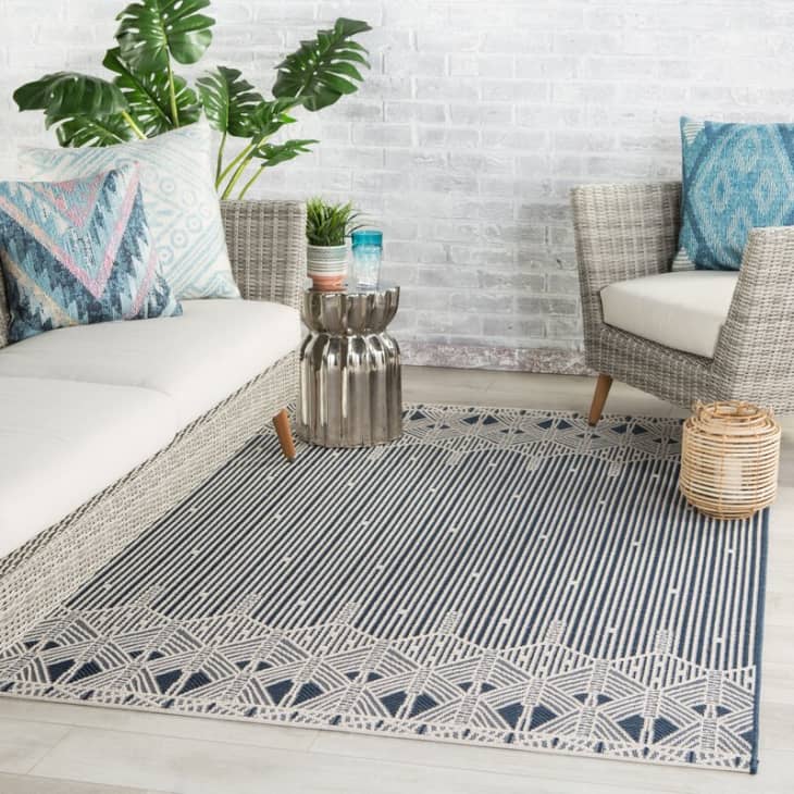 10 Best Indoor/Outdoor Rugs 2024 Apartment Therapy