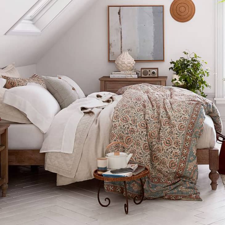 Pottery barn hot sale mateo platform bed