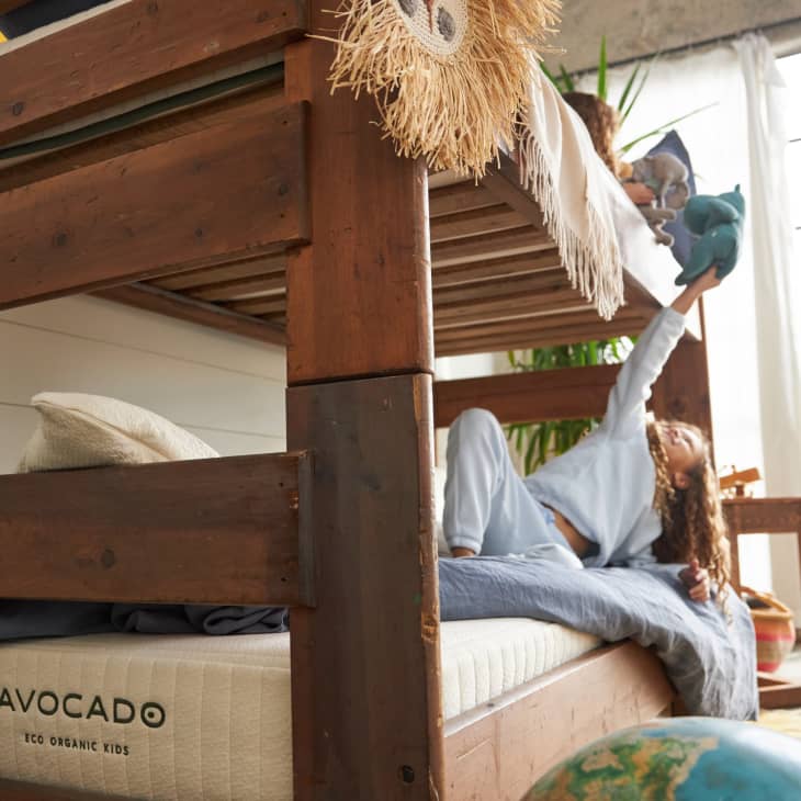 12 Best Twin Mattresses for Kids Helix, Saatva, Leesa Apartment Therapy