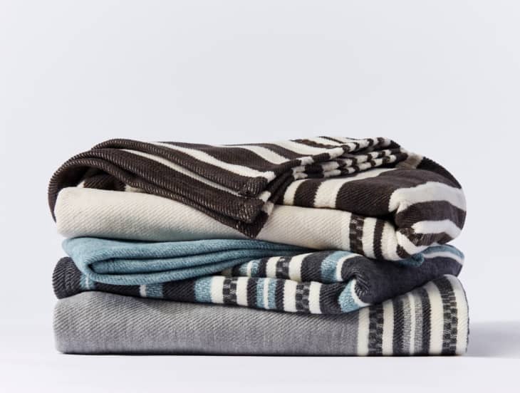 The Best Throw Blankets Tested by Editors in 2022 | Apartment Therapy