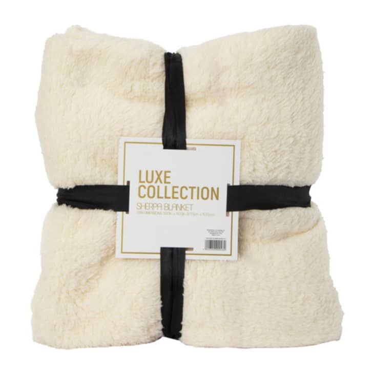 Five Below's Barefoot Dreams Blanket Dupe Is So Cozy Apartment Therapy