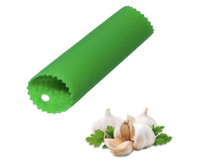 Best Garlic Peeler 2023 Sinnsally Garlic Peeler The Kitchn