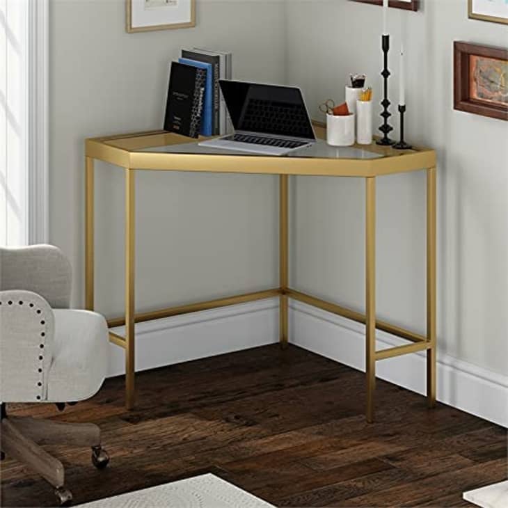 15 Best Corner Desks for Small Spaces in 2024 Apartment Therapy