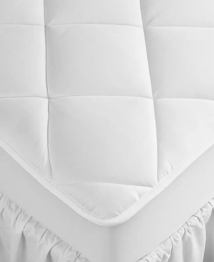 What Makes Macy s Hotel Collection Mattress Pad a Fabulous Deal Apartment Therapy