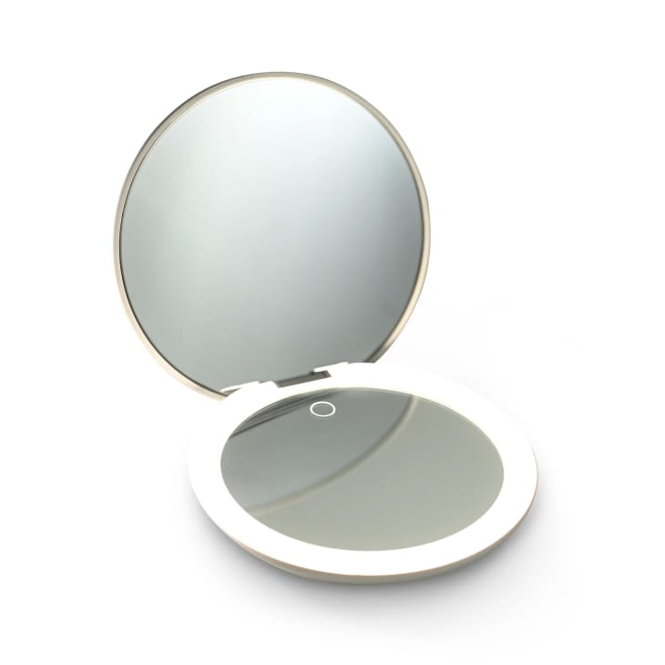 Illos Lighting LED Compact Mirror Review: Tried & Tested | Apartment ...