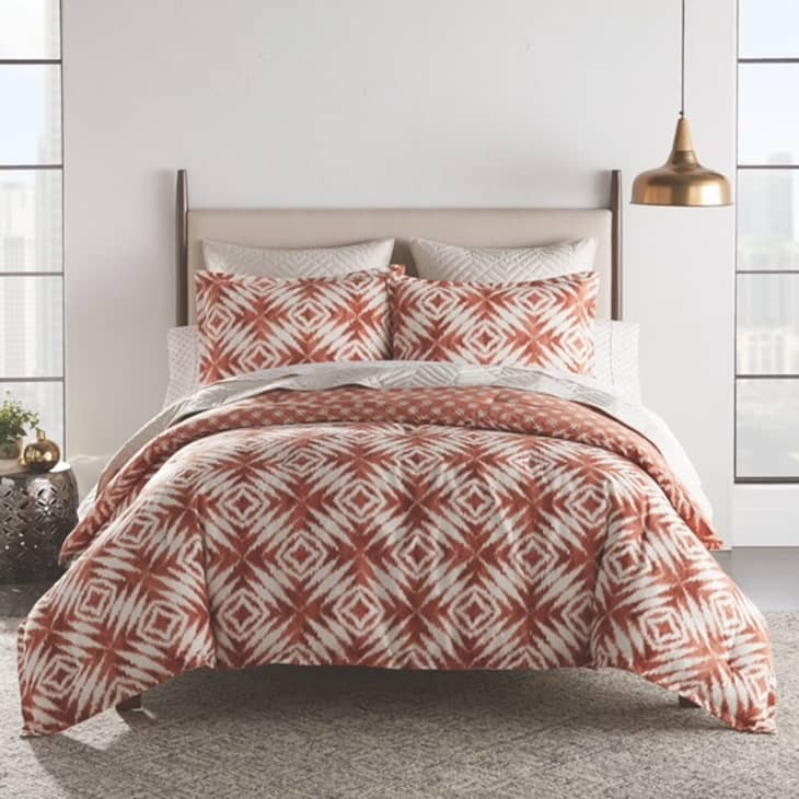 Rust deals colored bedding