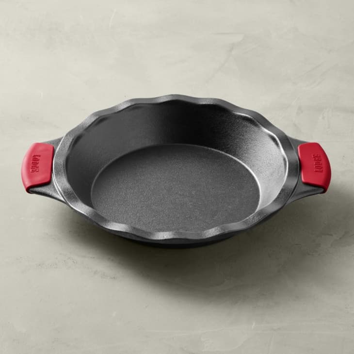 Lodge Launches Bakeware Collection at Williams Sonoma Apartment Therapy