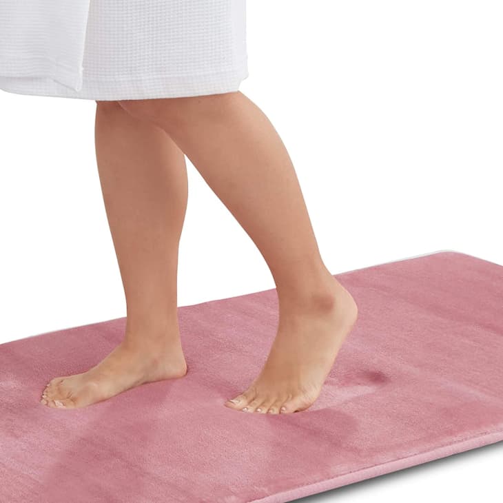 Amazon Shoppers Are Loving This 22 Memory Foam Bath Mat Apartment