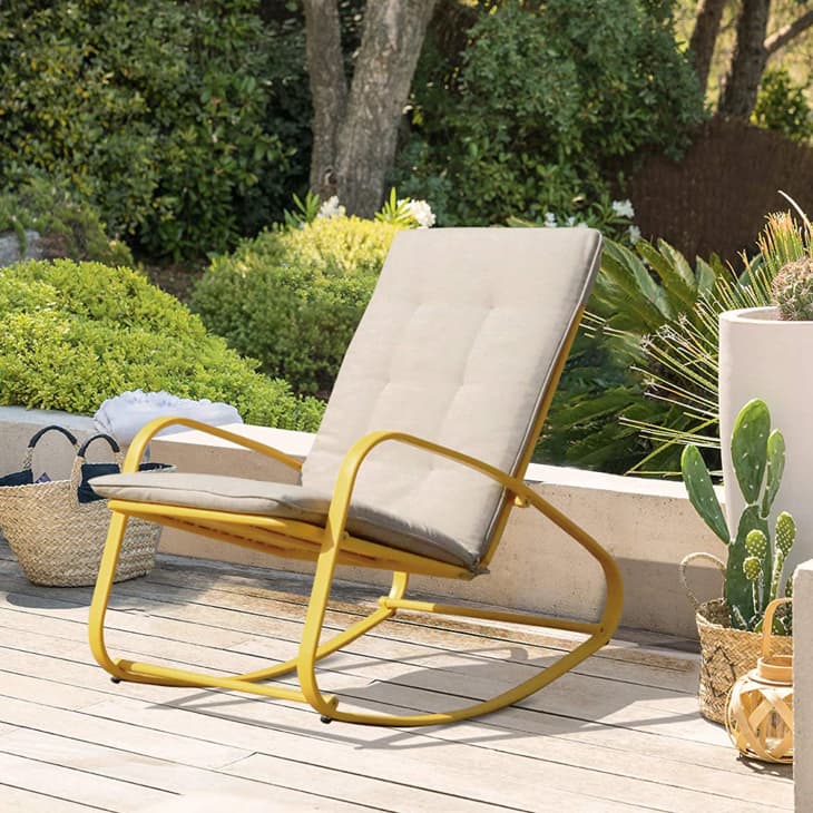 11 Cheap Outdoor Lounge Chairs We Love Under $100 | Apartment Therapy
