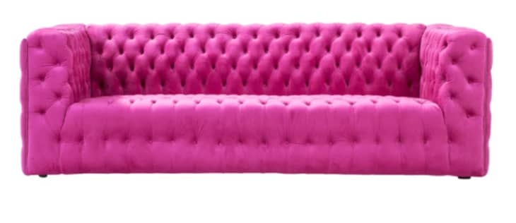 This “Pitch Perfect” Star’s Hot Pink Couch Makes a Bold Statement