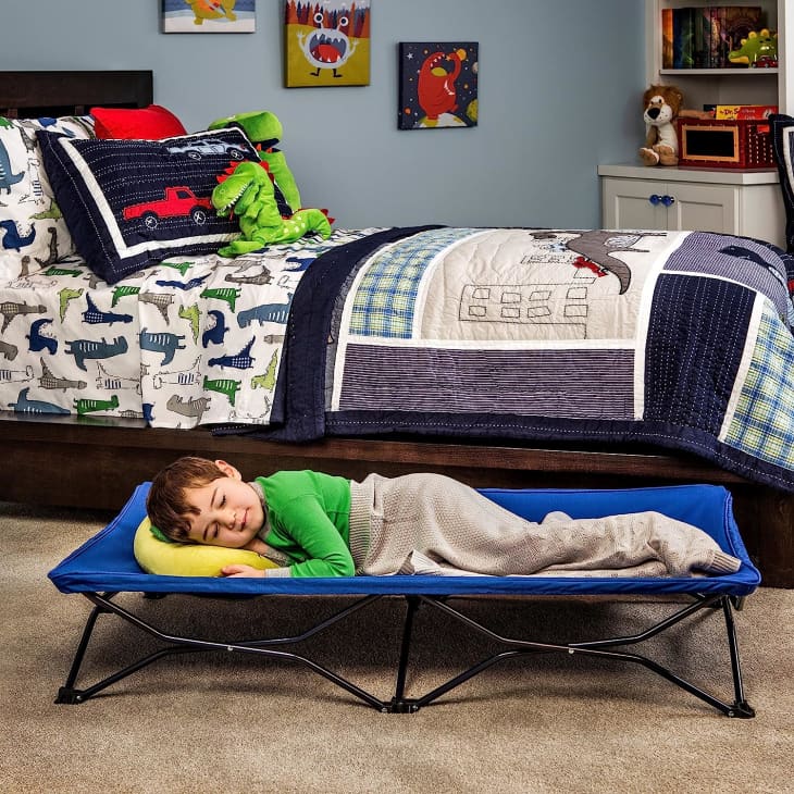 10 Best Toddler Travel Beds 2023: Inflatable, Foldable, Packable | Cubby