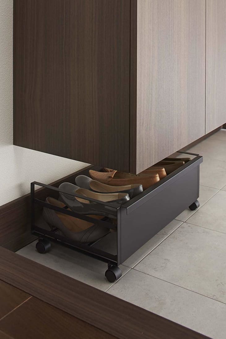 Underbed rolling shoe clearance rack