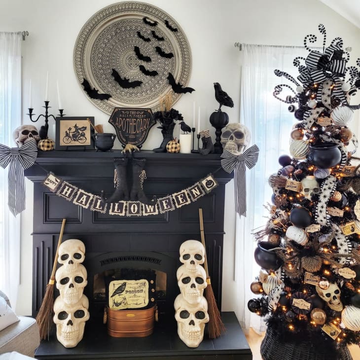 Indoor halloween store decoration ideas