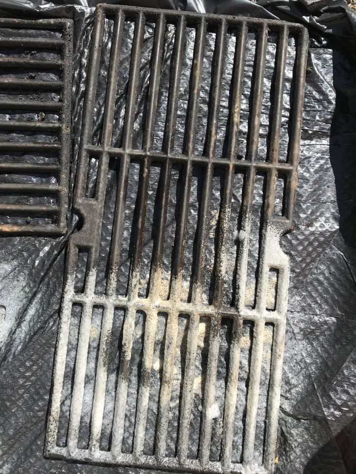 clean grill with oven cleaner