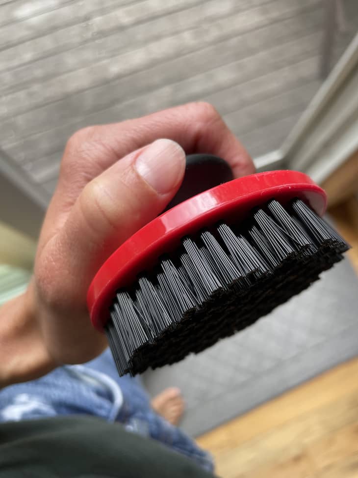 https://cdn.apartmenttherapy.info/image/upload/f_auto,q_auto:eco,w_730/k%2FEdit%2F2022-07-Le-Creuset-Cleaning-Brush-Review%2FIMG_3619