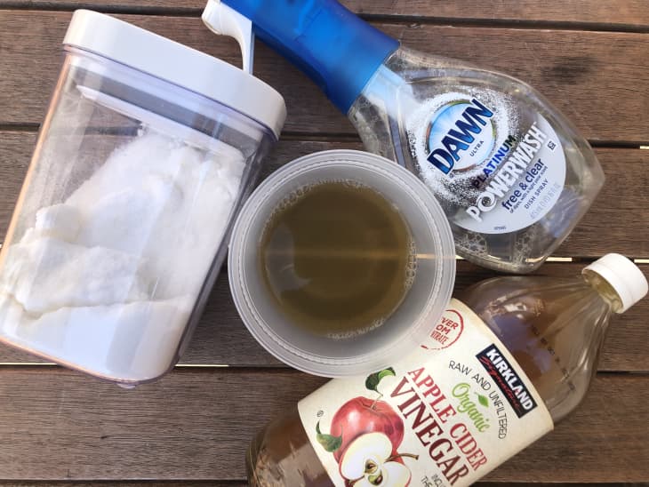 ingredients for fly trap-sugar, apple cider vinegar, Dawn Powerwash, bowl