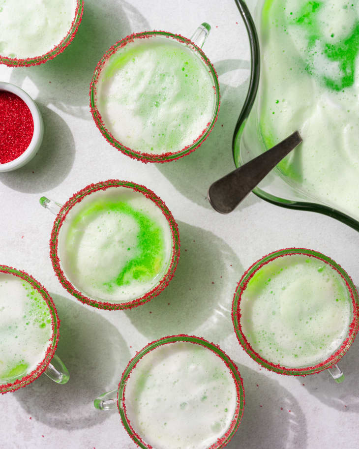 How to Make Grinch Jello Cups for Kids - Onion Rings & Things