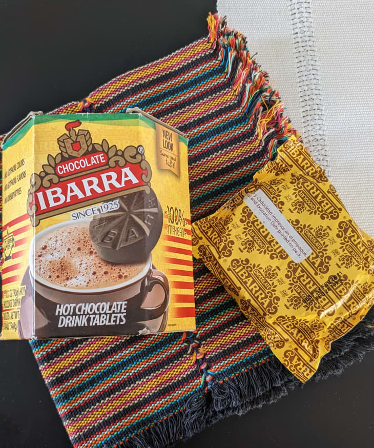 box and disk of chocolate Ibarra