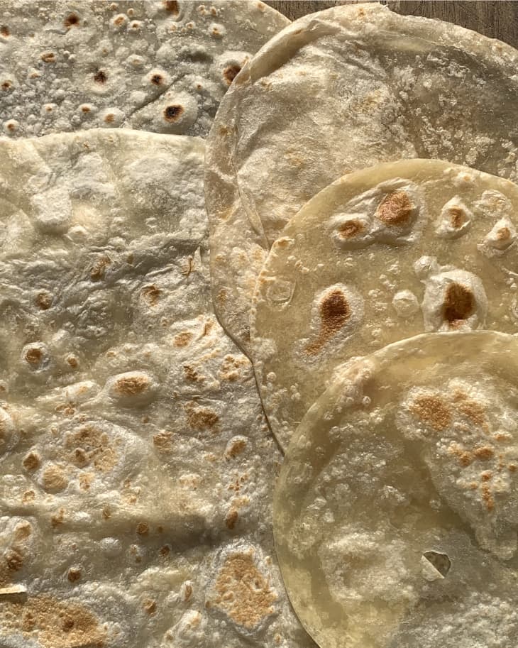 5 brands of flour tortillas, laying flat