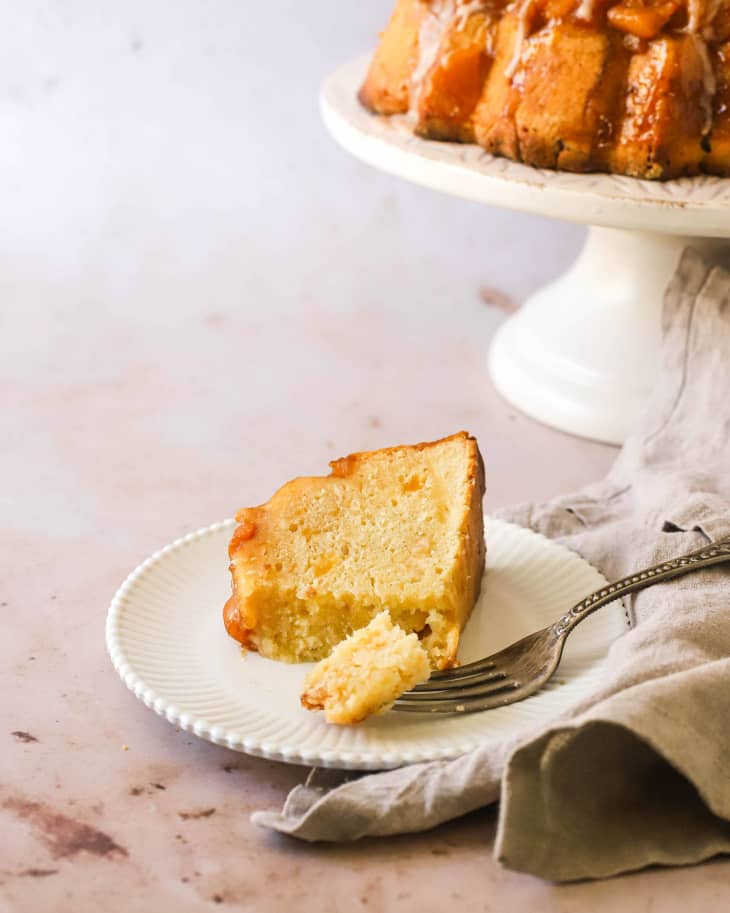 https://cdn.apartmenttherapy.info/image/upload/f_auto,q_auto:eco,w_730/k%2FEdit%2F2023-04-Peach-Cobbler-Pound-Cake%2FPeach-Cobbler-Pound-Cake-5