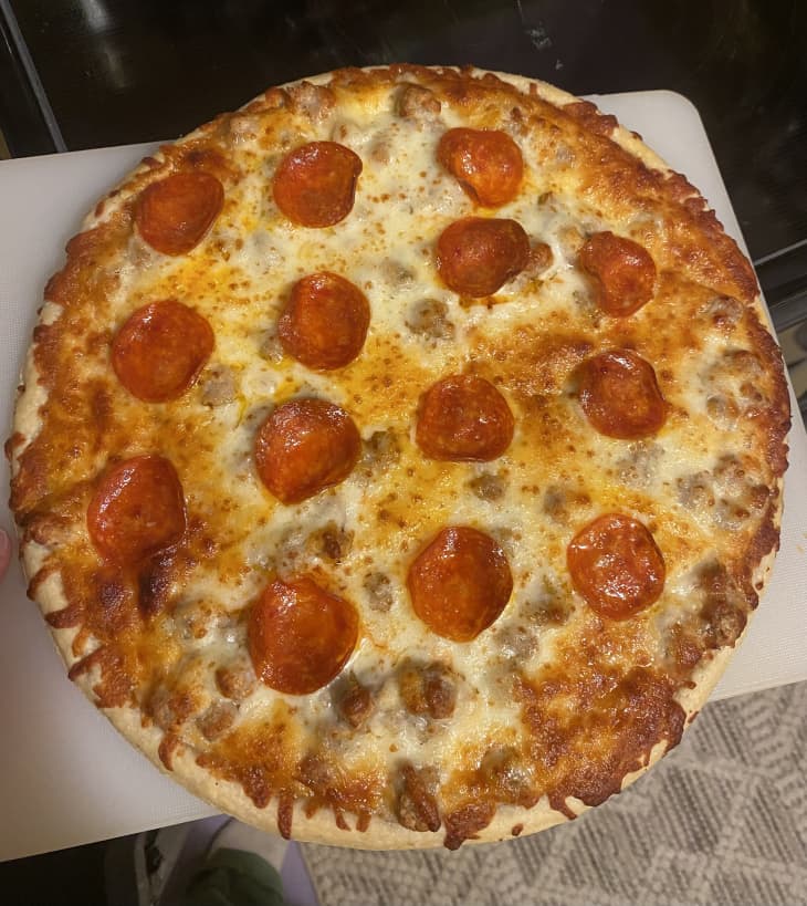 Chicago's Home Run Inn Pizza - photo of full sausage and pepperoni pie