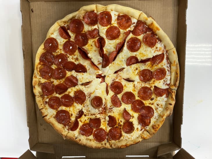 Sam's Club pepperoni pizza in a pizza box