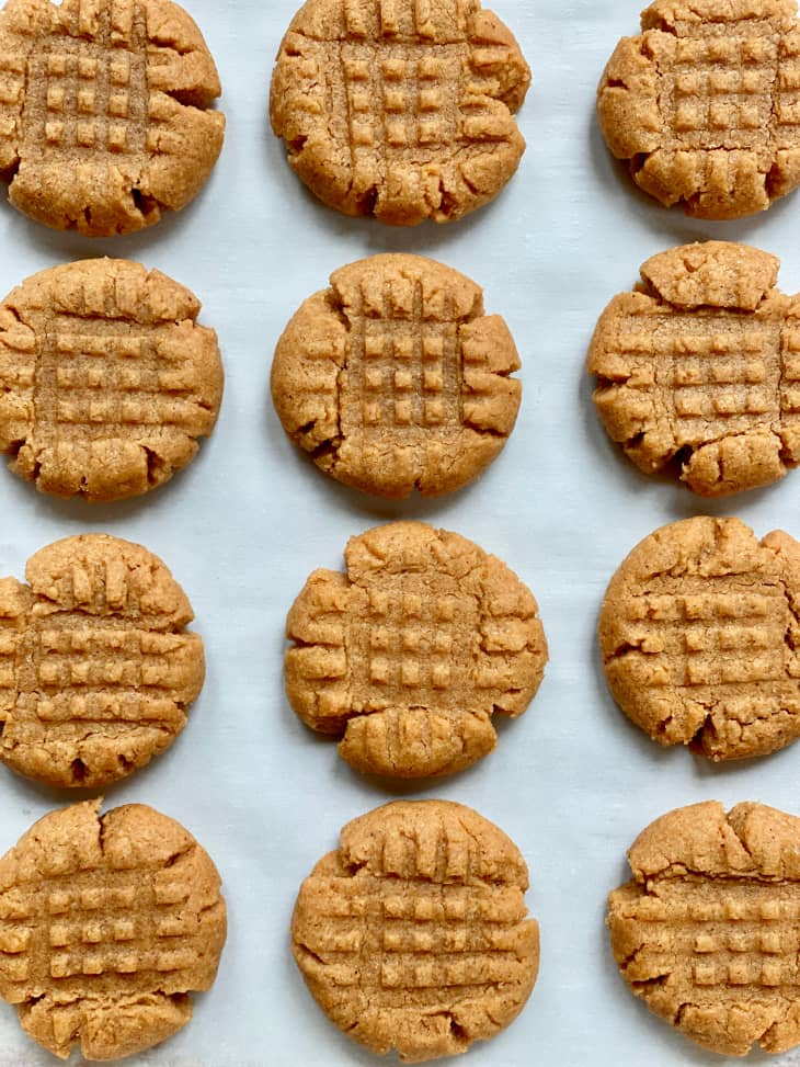 These 3-Ingredient Chewy Peanut Butter Cookies Break All the Rules ...