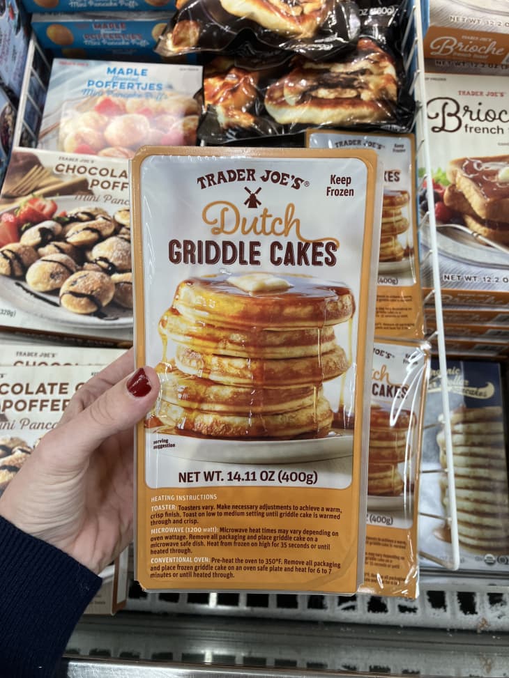 box mix of dutch griddle cakes with picture on box