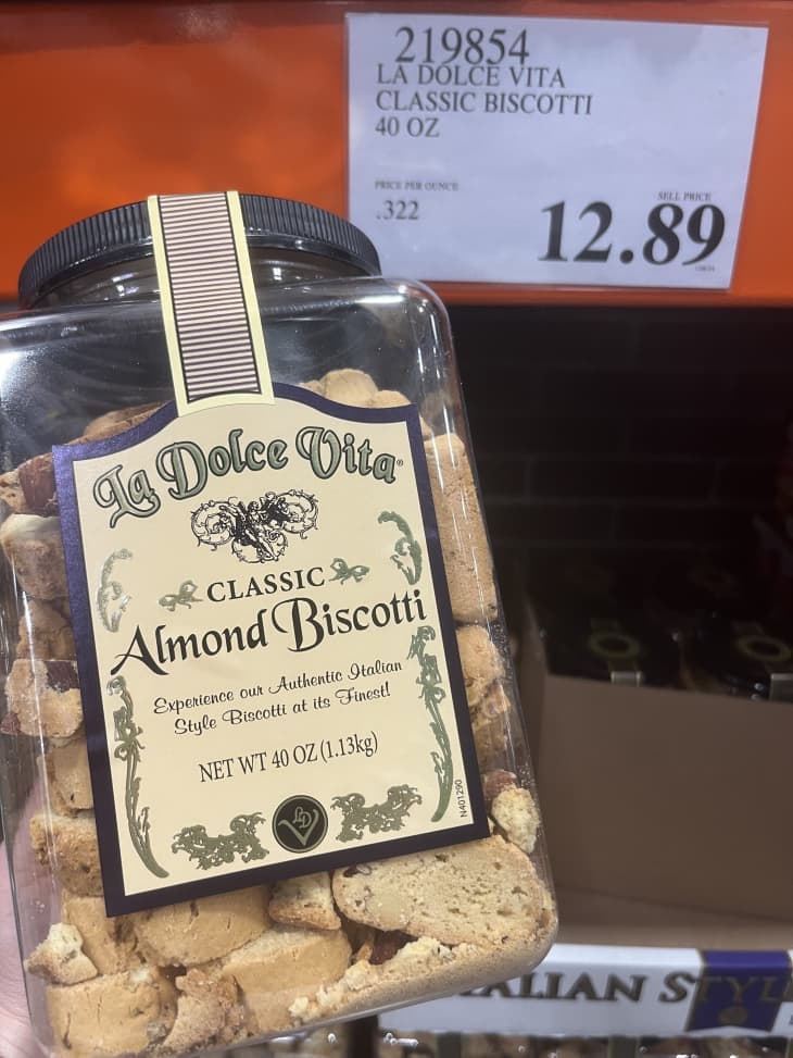 La Dolce Vita classic almond biscotti.