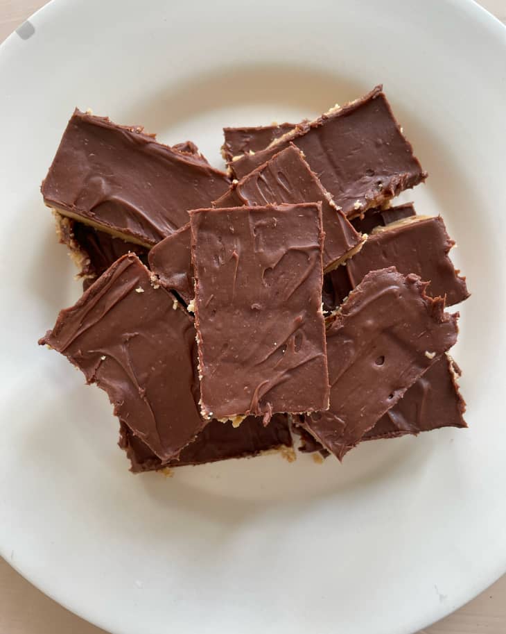 Rsses's no bake bars on plate.