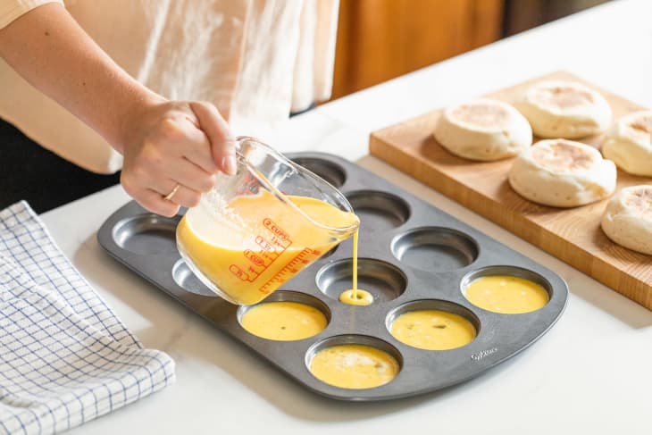 Hungry Girl's 1-Ingredient Egg Patties in a Whoopie Pie Pan // #shorts 