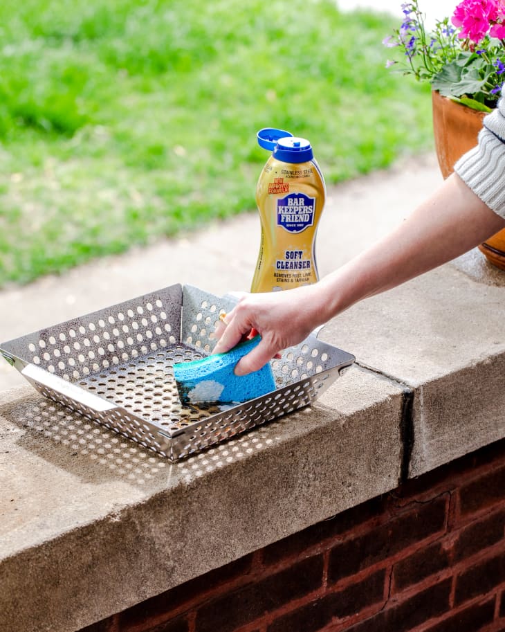 Using Bar Keepers Friend to clean grill basket