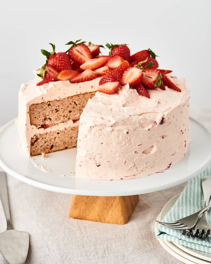 How To Make Strawberry Cake