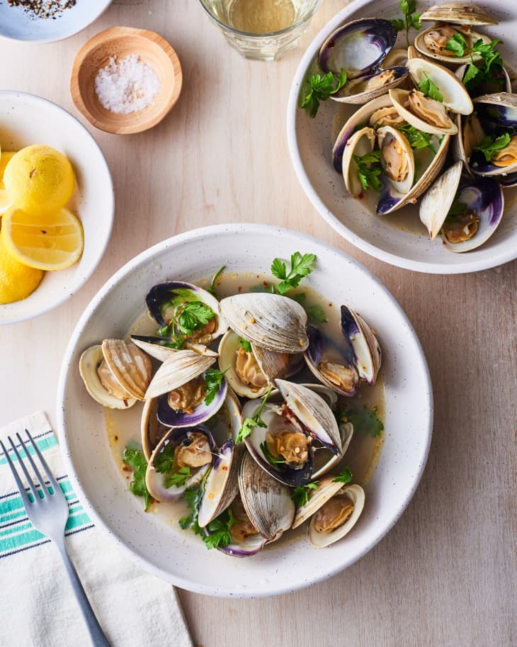 Steamed Clams with White Wine, Garlic and Butter - Craving California