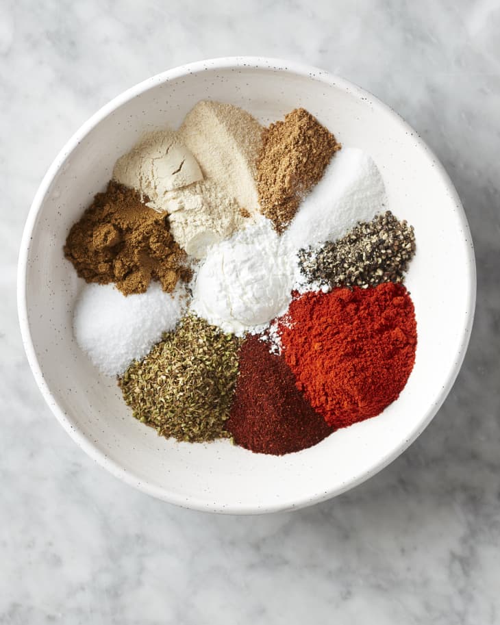 All spices added in the bowl.
