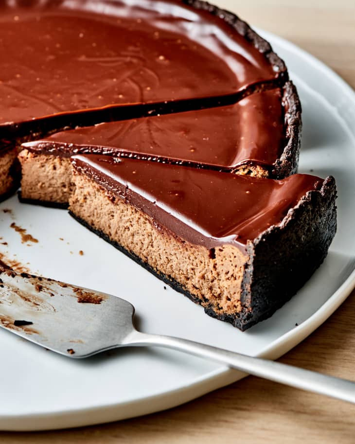 slices of chocolate cheesecake