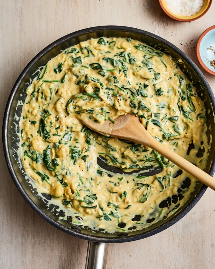 Creamed Spinach Scrambled Eggs in the pan