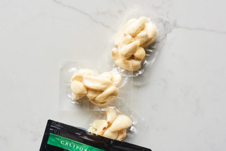 Fresh pre-peeled garlic cloves